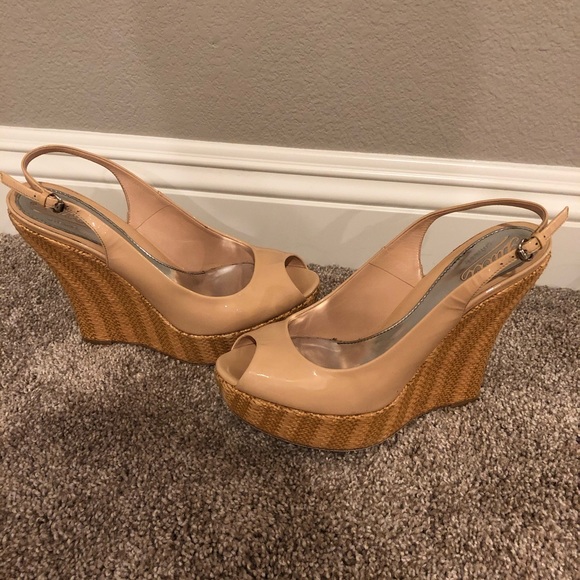 Authentic Gucci Vitello Vernice Soft Sable Wedge Sandal patent leather platforms - Picture 2 of 6